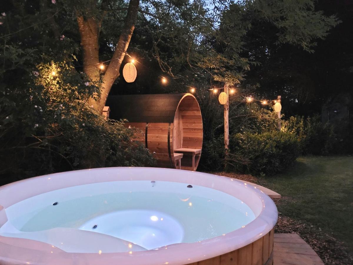 Bohemian Wellness Met Hottub & Sauna Ewijk ภายนอก รูปภาพ