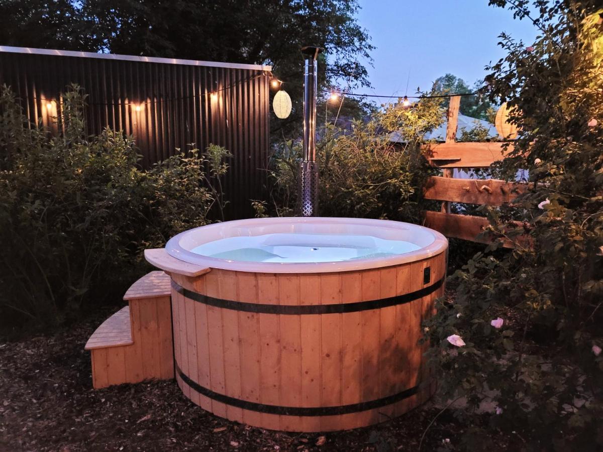 Bohemian Wellness Met Hottub & Sauna Ewijk ภายนอก รูปภาพ